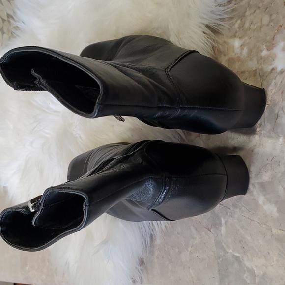 Aquatalia women's black leather boots size 7 - Picture 16 of 16